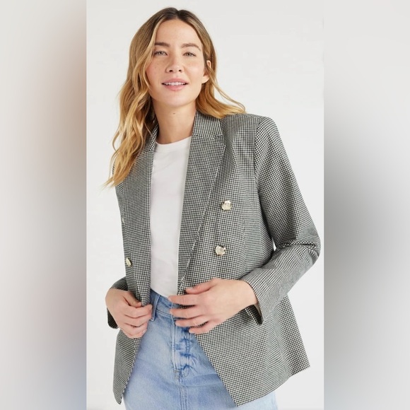 Free Assembly Women’s Double-Breasted Blazer in White Asparagus - Picture 2 of 10